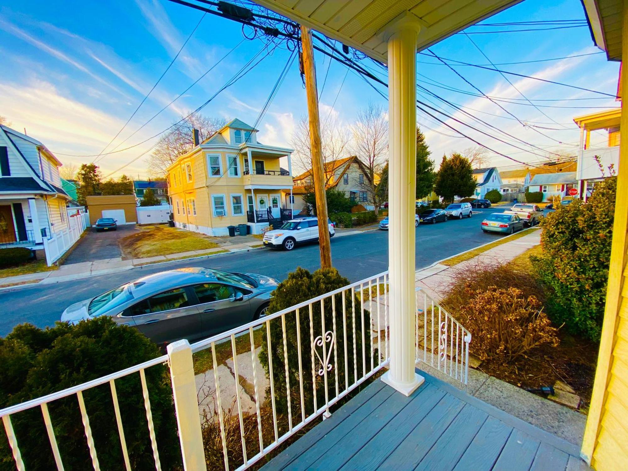 شقة Bright, Stylish & Cozy Private Attic Unit Near Nyc! Haledon المظهر الخارجي الصورة